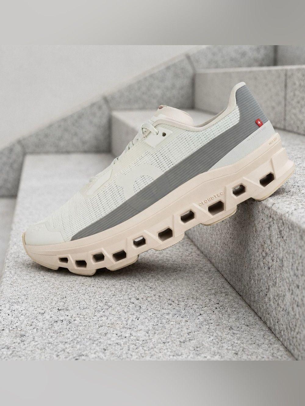 On Womens Cloudmonster Void Ivory/seashell
